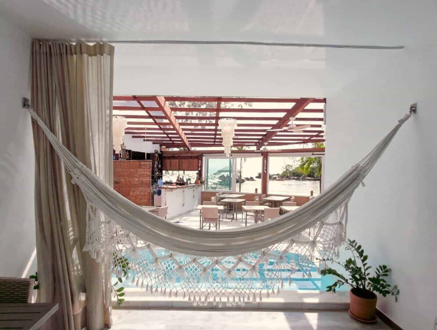 Premium com Varanda e Piscina