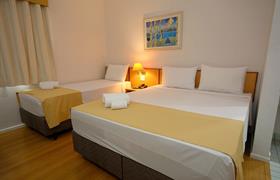 Standard Triplo Casal do Fênix Hotel Limeira