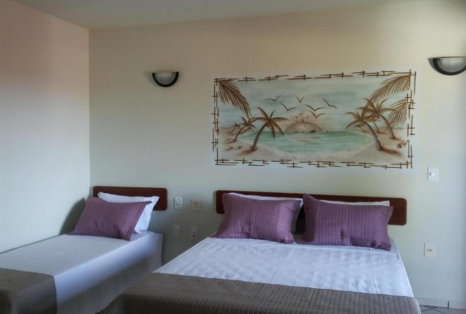 Quarto Triplo com Varanda-1.jpg