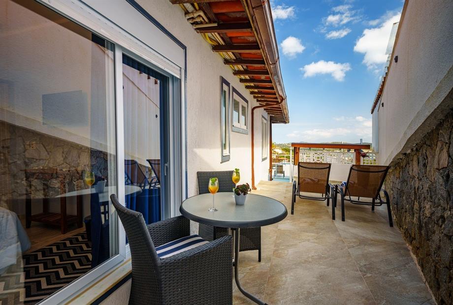 1 mykonos quarto duplo vista lateral.jpg