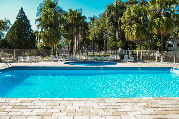 piscina hotel.jpg