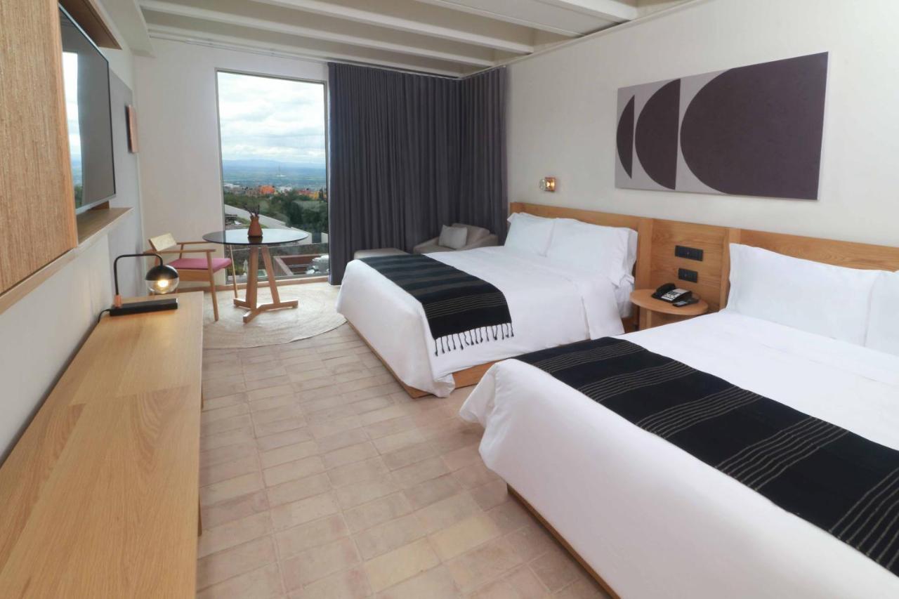 Room With 2 Queen Beds With City View - q2.1.jpg