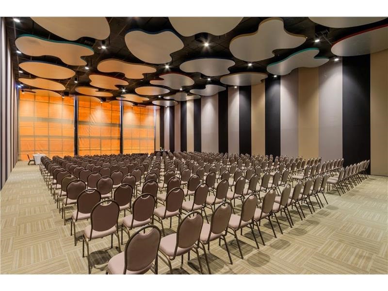 RoyalTulipAlvorada-ballroom 4.jpg