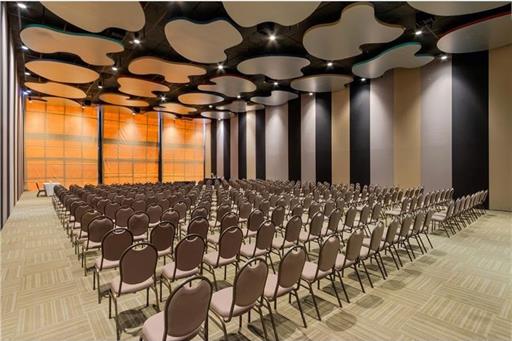 RoyalTulipAlvorada-ballroom 4.jpg