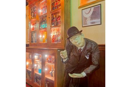 RoyalTulipAlvorada-the old baar pub 3.jpg