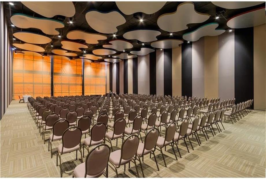 RoyalTulipAlvorada-ballroom 4.jpg