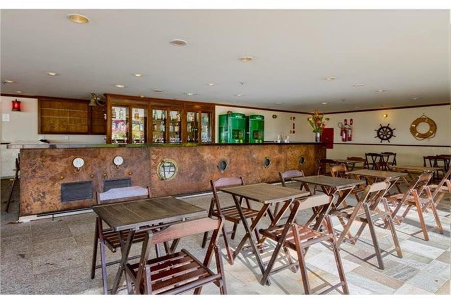 RoyalTulipAlvorada-bar do capitão piscina.jpg