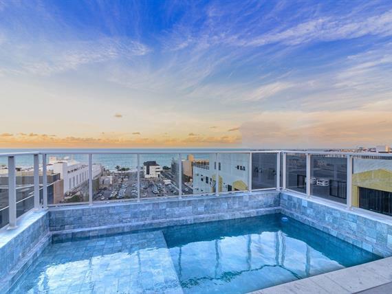 place2you - piscina.jpg