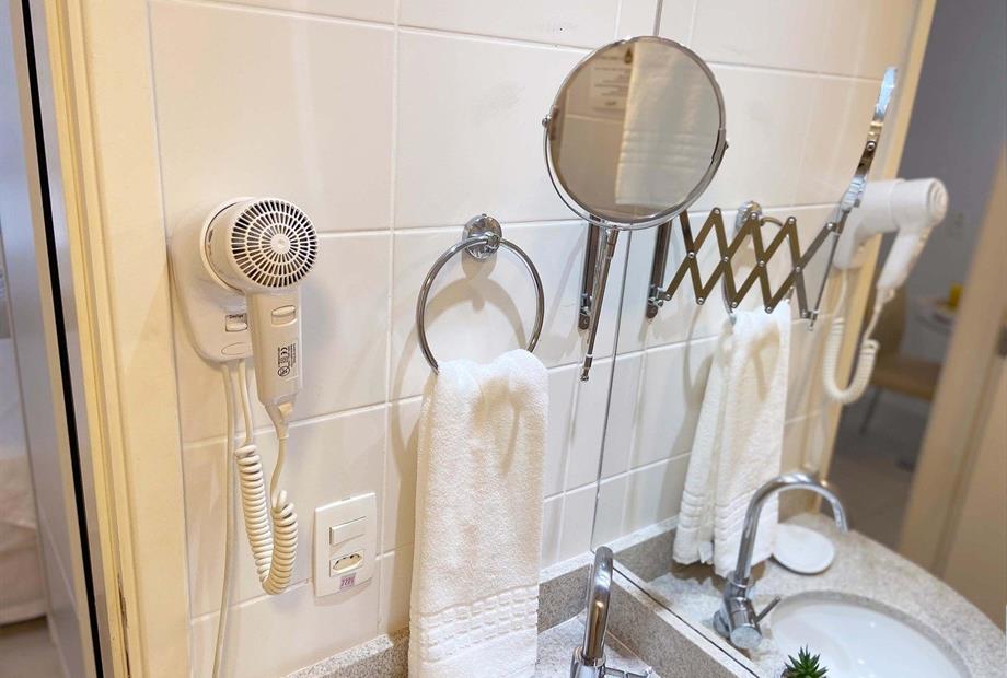 secador e espelho.jpg