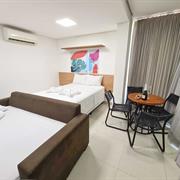 Familia 1 Quarto - 2 camas de casal + 2 auxiliar de solteiro e sofá-cama