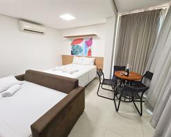 Familia 1 Quarto - 2 camas de casal + 2 auxiliar de solteiro e sofá-cama