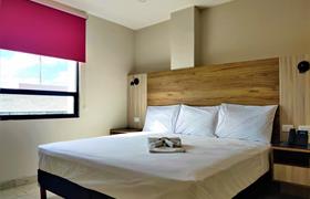 Deluxe King of Hotel Central Merida by Kavia