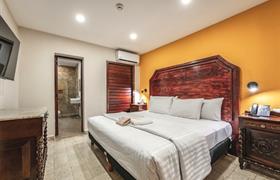 Standard King Room of Hotel Real Toledo by Kavia
