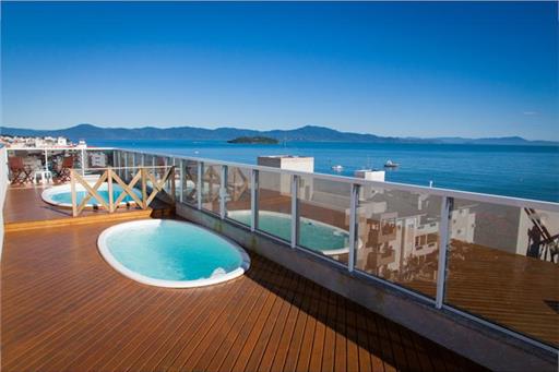 Piscinas com Vista Para o Mar