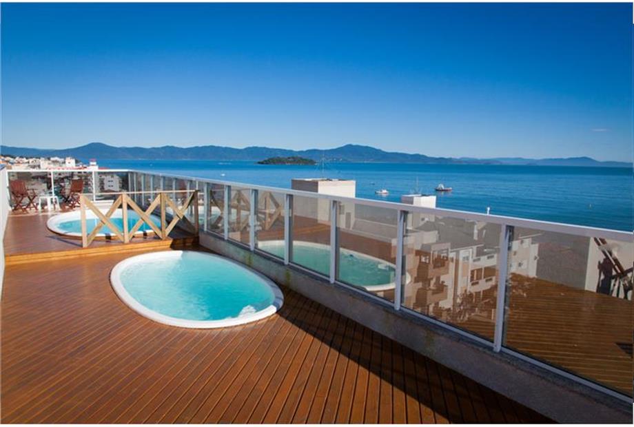 Piscinas com Vista Para o Mar