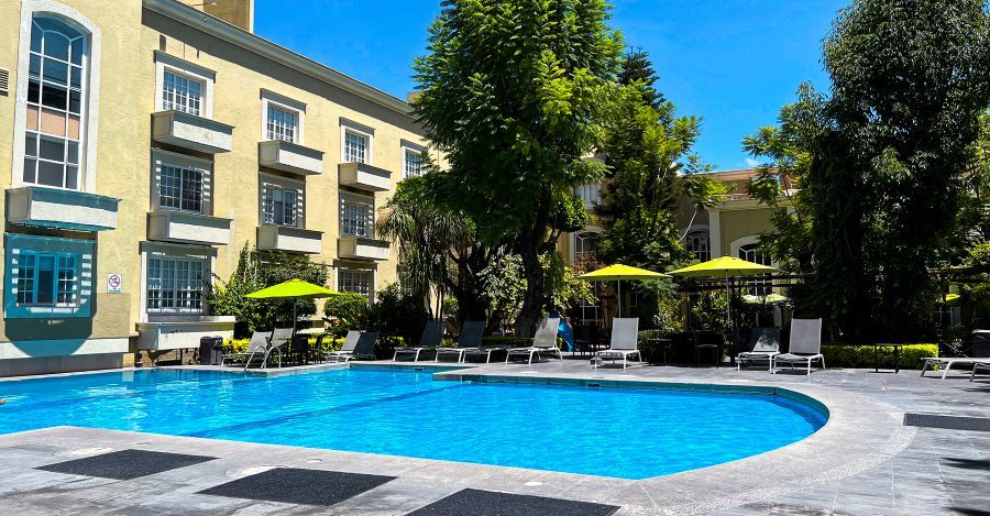 alberca_1_plaza_camelinas_hotel.jpg