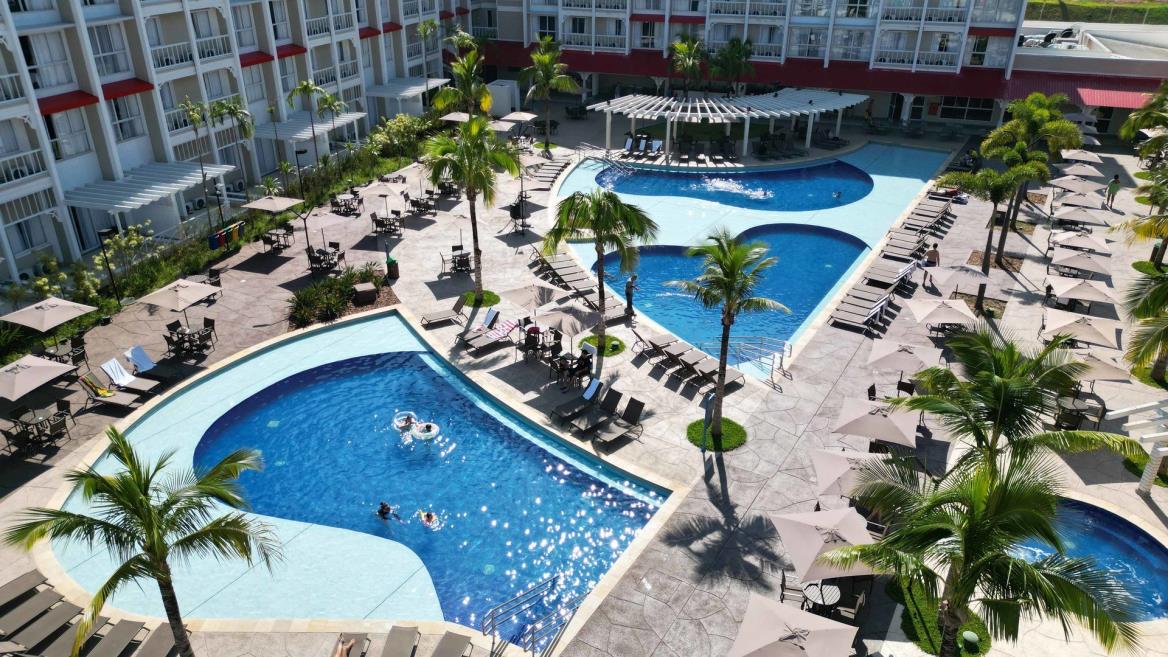 resort (8).jpg