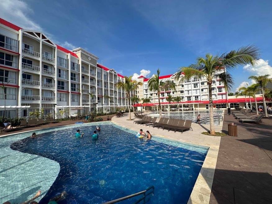 resort (22).jpg