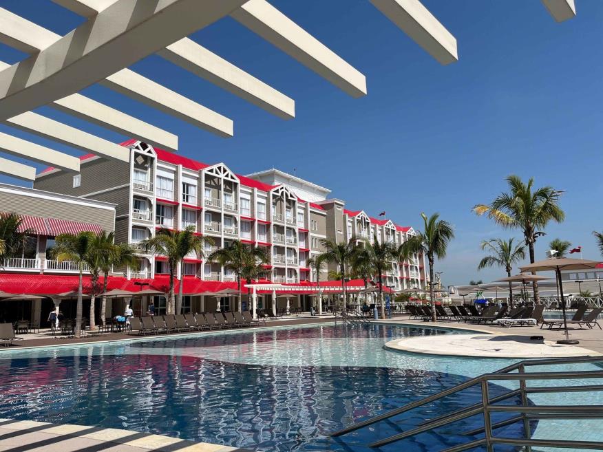 resort (21).jpg