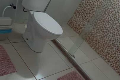 banheiro aratu triplo 03.jpeg