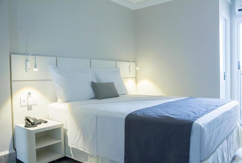 Quarto Deluxe com Cama Queen-size-2.jpg