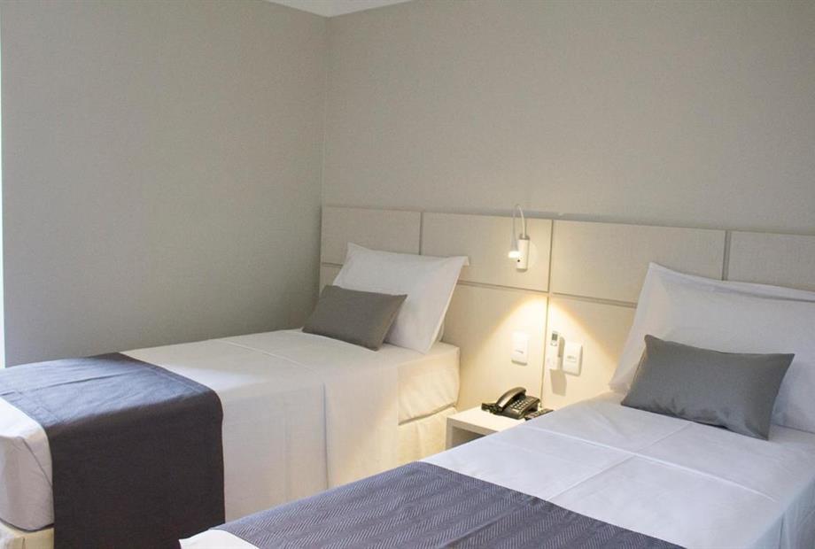 Quarto com 2 Camas de Solteiro-6.jpg