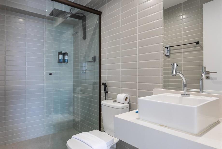 scjp - suíte frente mar - banheiro (2).jpg