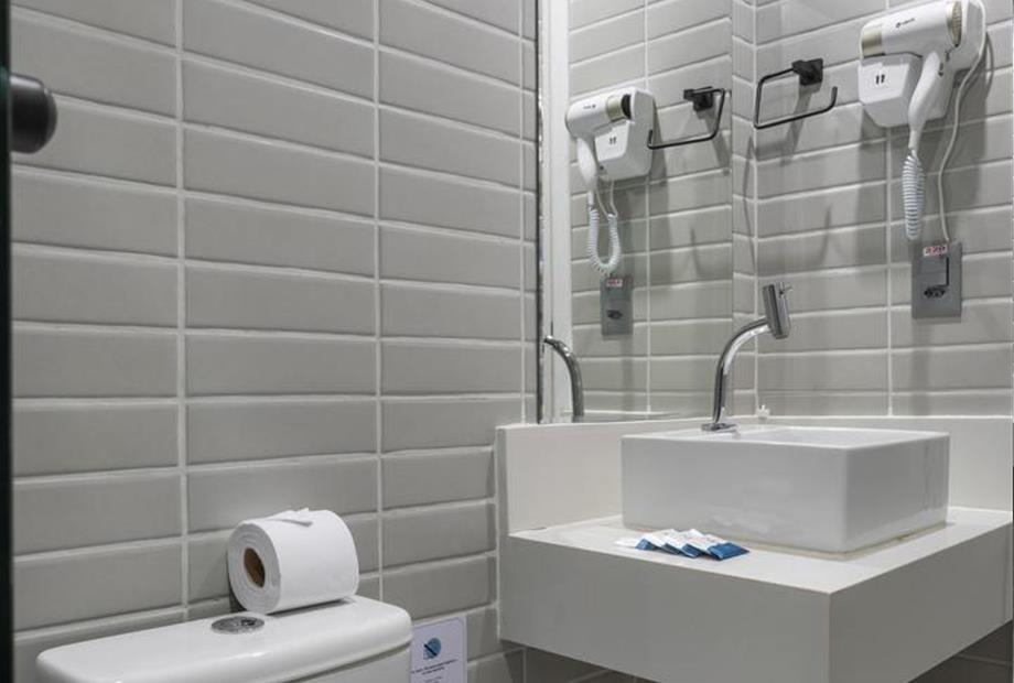 scjp - suíte frente mar - banheiro (1).jpg