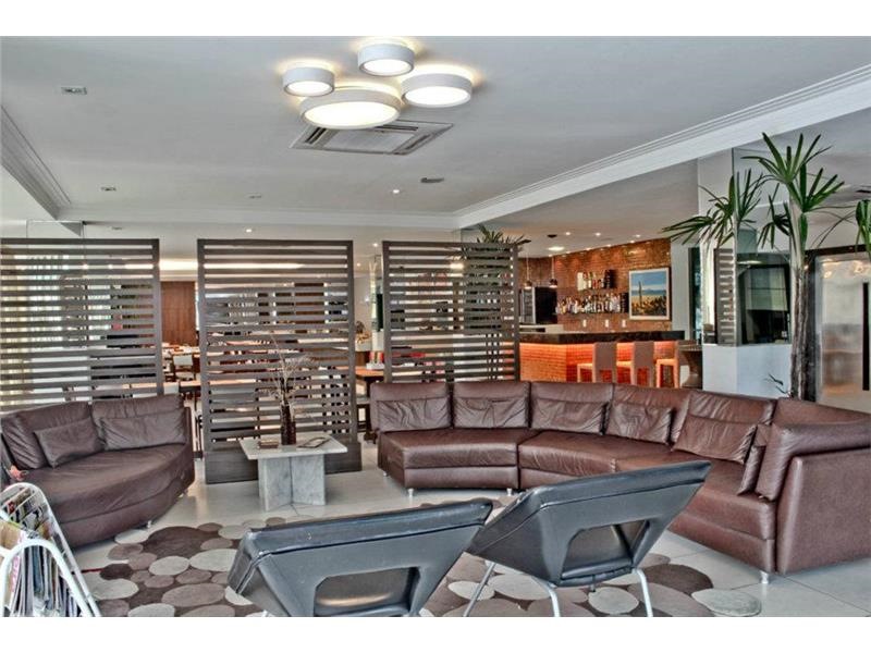 meridional lobby.jpg
