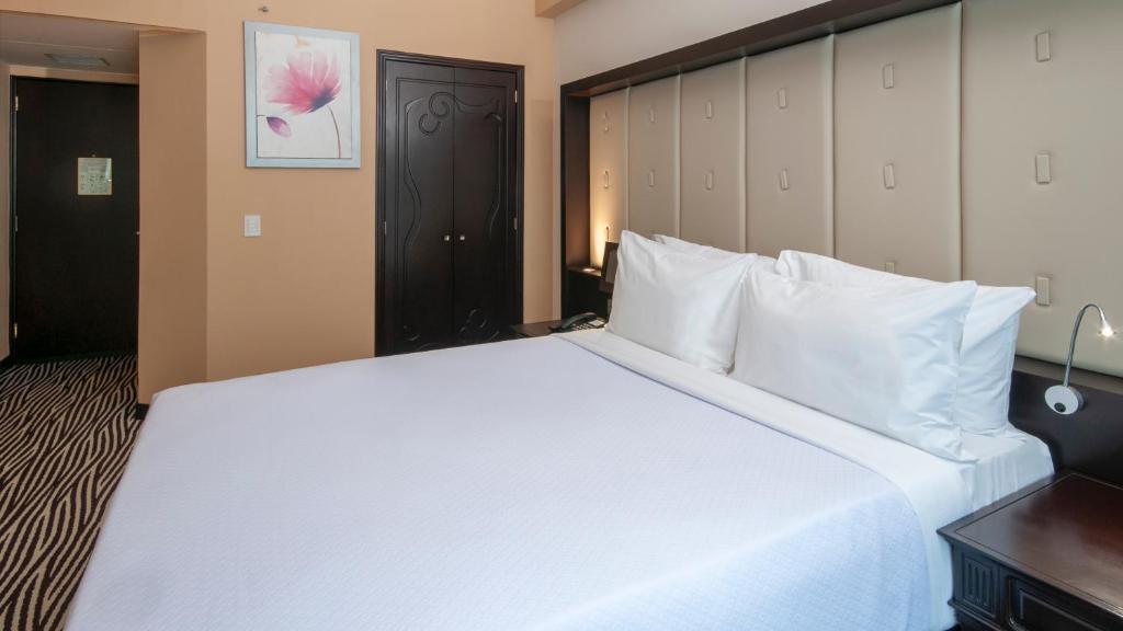 Queen Room - Non-smoking - Quarto com Cama Queen-size - Não Fumantes-3.jpg