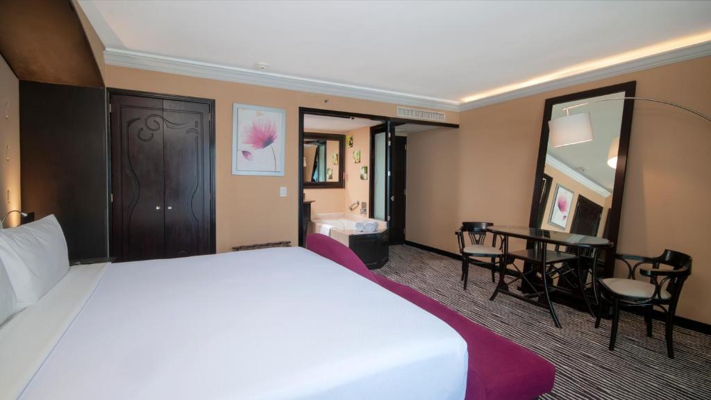 Standard Single Room - Quarto Individual Standard-1.jpg