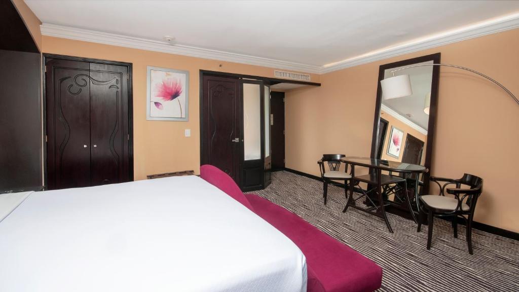 Standard Single Room - Quarto Individual Standard-4.jpg