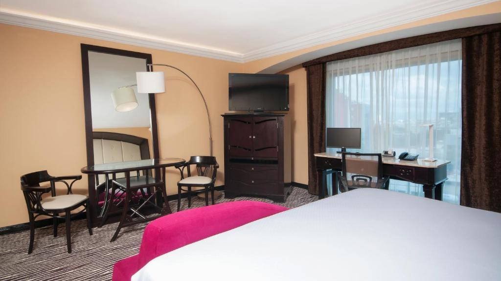 Standard Single Room - Quarto Individual Standard-5.jpg