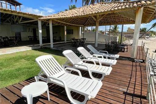 deck com espreguiçadeiras restaurante (1).jpg