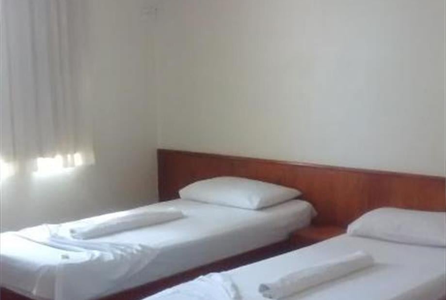 Quarto Triplo Econômico com Ventilador-2.jpg