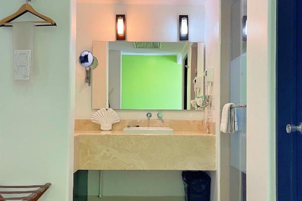 Photo 3 of Seven Crown Express & Suites by Kavia