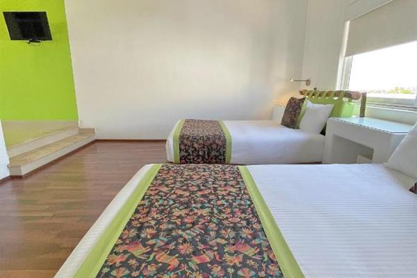 Photo 13 of Seven Crown Express & Suites by Kavia