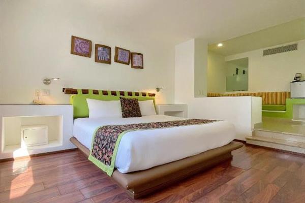 Photo 17 of Seven Crown Express & Suites by Kavia
