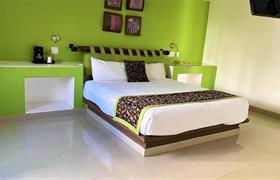 Superior Double of Seven Crown Express & Suites by Kavia