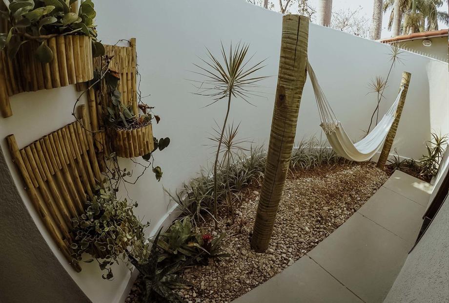 varanda ap. superior sem vista jardim.jpg