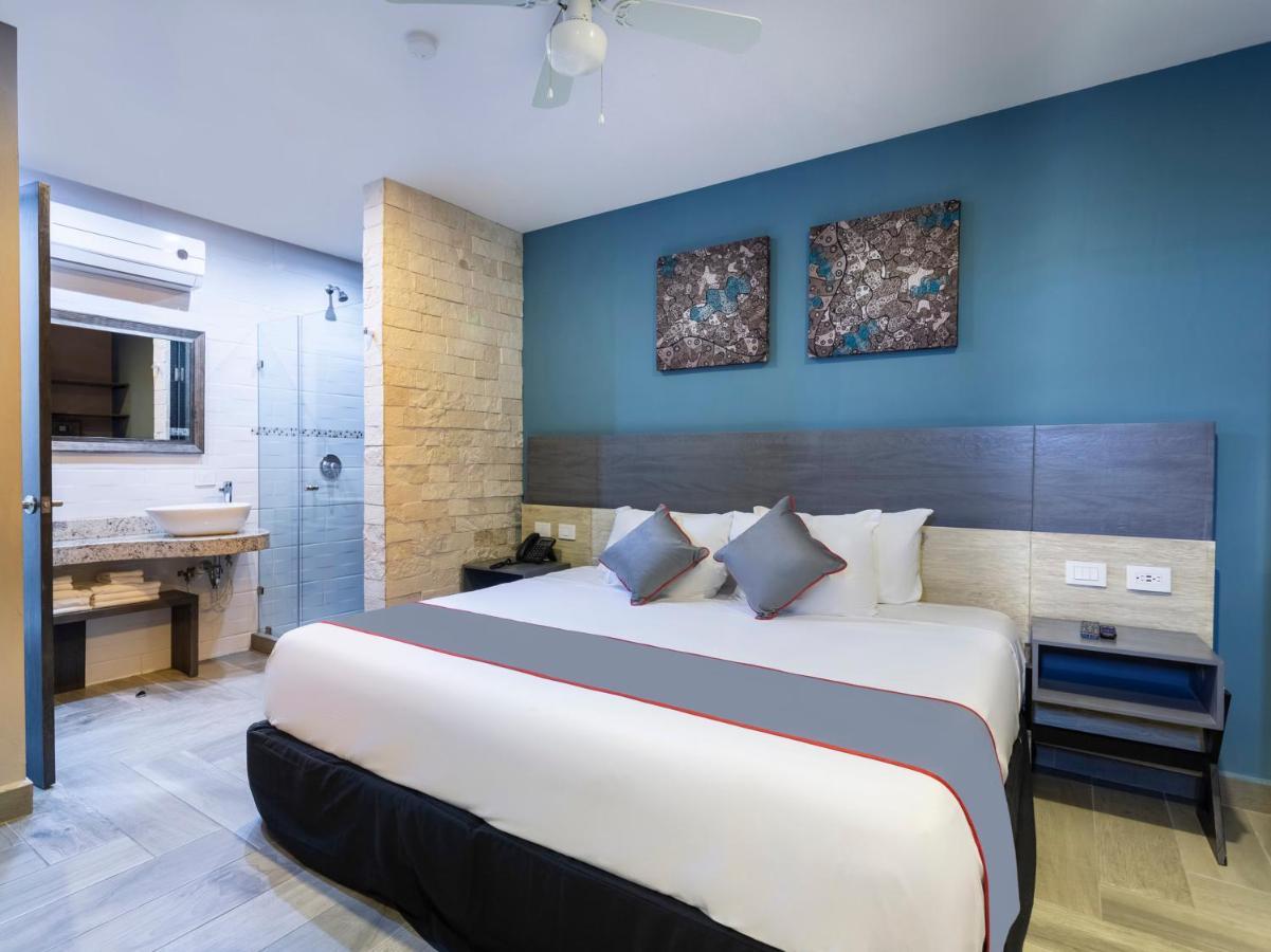 BFH Attraction Hotel Deluxe