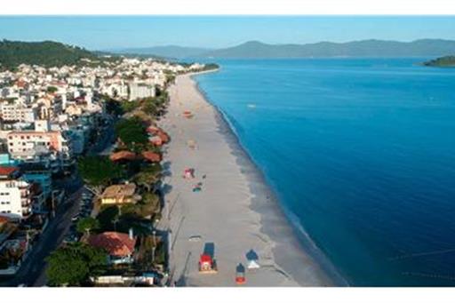 Praia próximo ao hotel