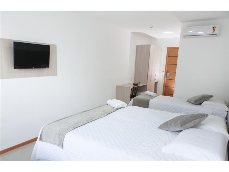 Apartamento Triplo Casal mais Cama Solteiro