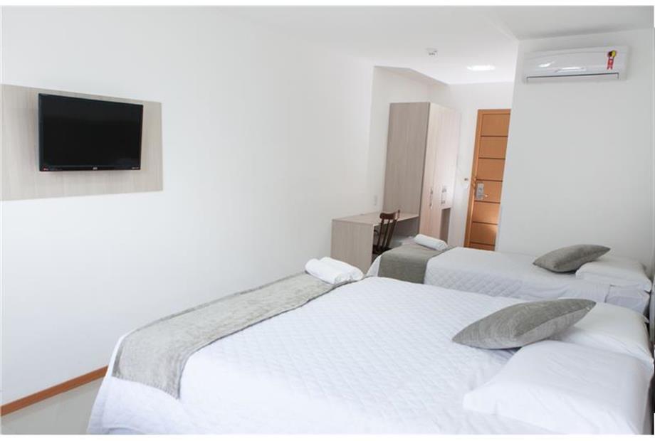 Apartamento Triplo Casal mais Cama Solteiro