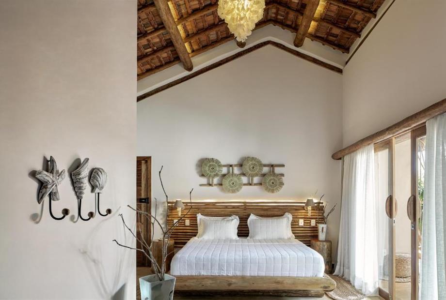 Suíte com Cama King-size e Vista da Piscina-12.jpg