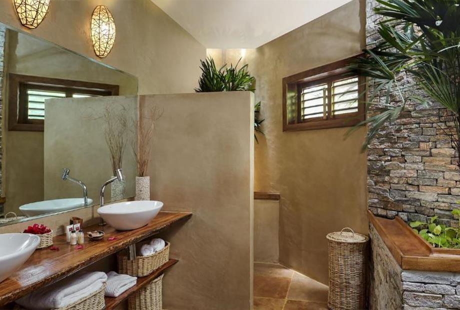 Suíte com Cama King-size e Vista da Piscina-21.jpg