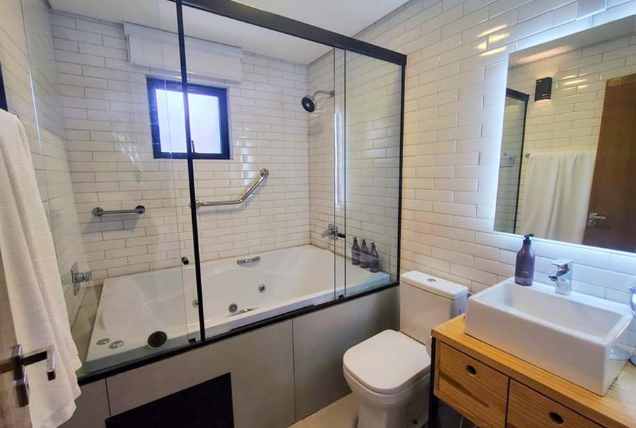 scva - chalé luxo - banheiro (2).jpg