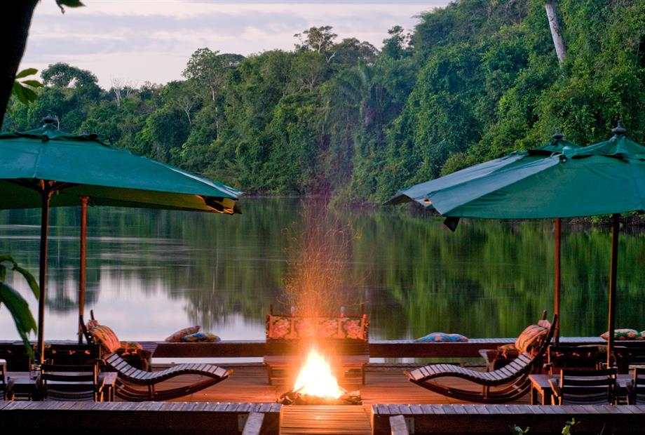 cl-floating deck-luis gomes.jpg