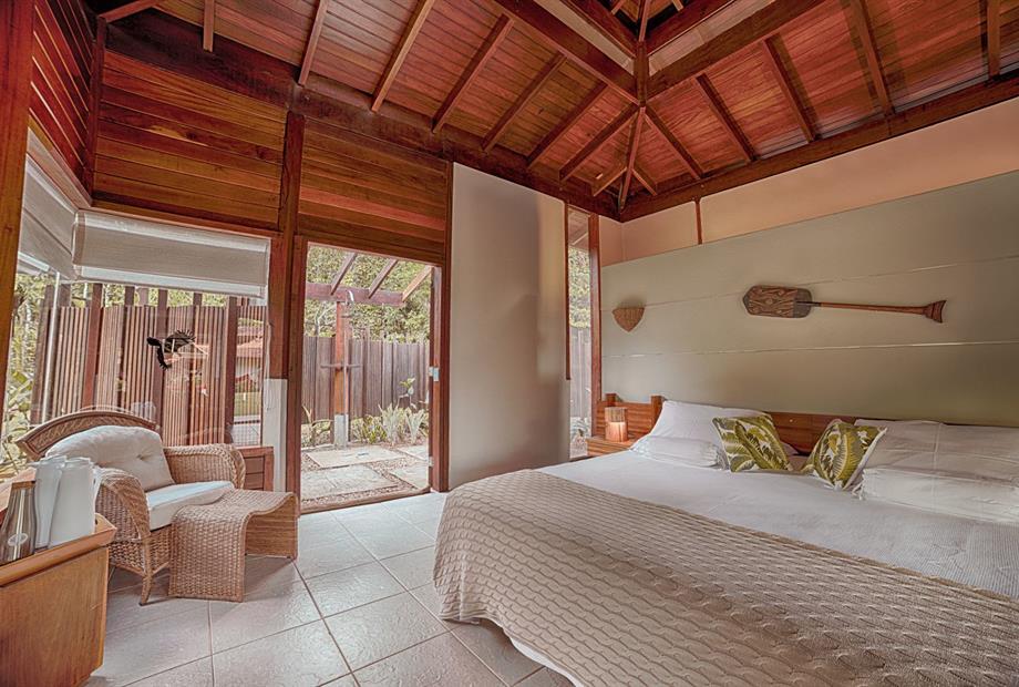 cl-special bungalow_king bed3_samuel melim.jpg.jpg