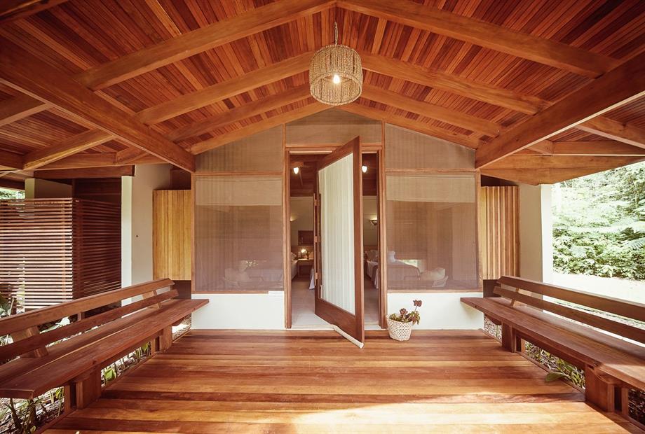 cl_jrbungalow-entrance-outside_samuel melim.jpg